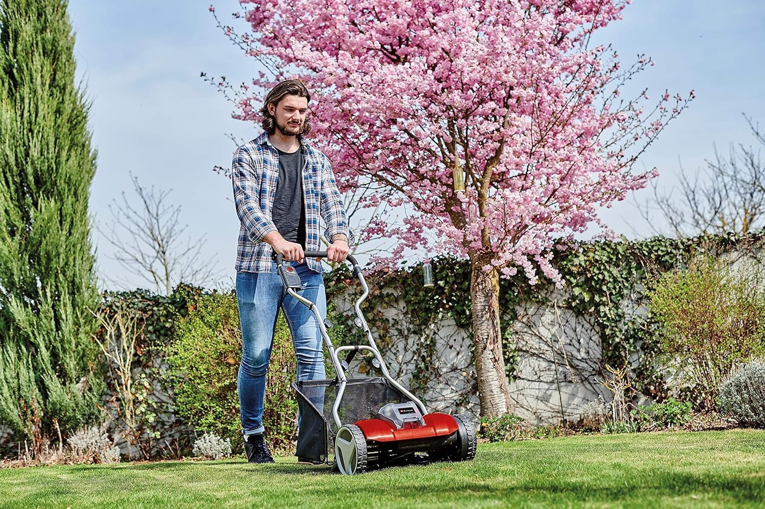 Einhell Akku-Rasenmäher GE-HM 18/38 Li - Solo Power X-Change (Li-ion, 18V, kugelgelagerte Mähspindel mit 5 präzisionsgeschliffenen Stahlmessern, ohne Akku und Ladegerät)